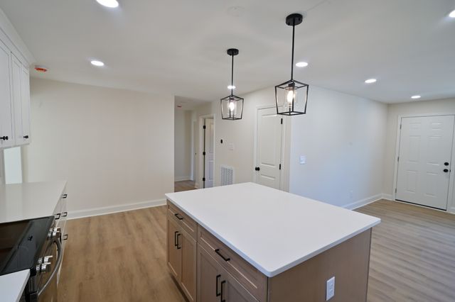 808 Hughes St, Spring Hill, TN 37174