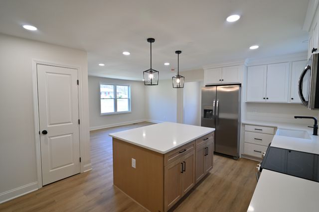 808 Hughes St, Spring Hill, TN 37174