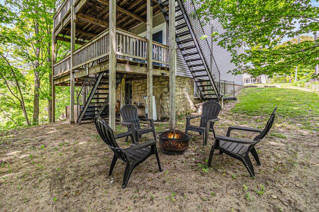 524 S Mears Avenue, Whitehall, MI 49461