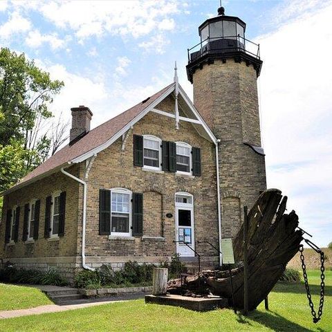 524 S Mears Avenue, Whitehall, MI 49461