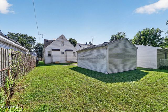 3701 Wallwerth Drive, Toledo, OH 43612