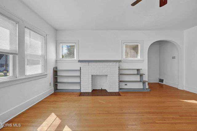 3701 Wallwerth Drive, Toledo, OH 43612