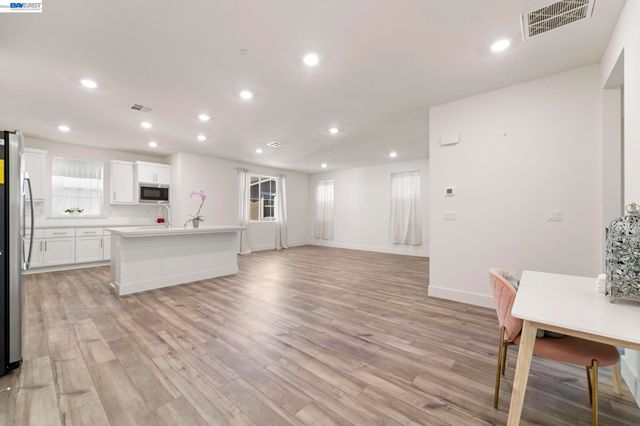 37221 Salt Pond Pl, Newark, CA 94560