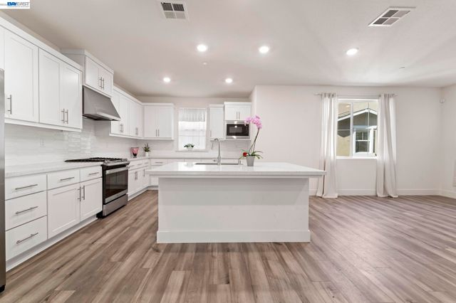 37221 Salt Pond Pl, Newark, CA 94560