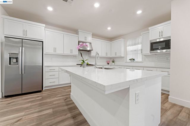 37221 Salt Pond Pl, Newark, CA 94560