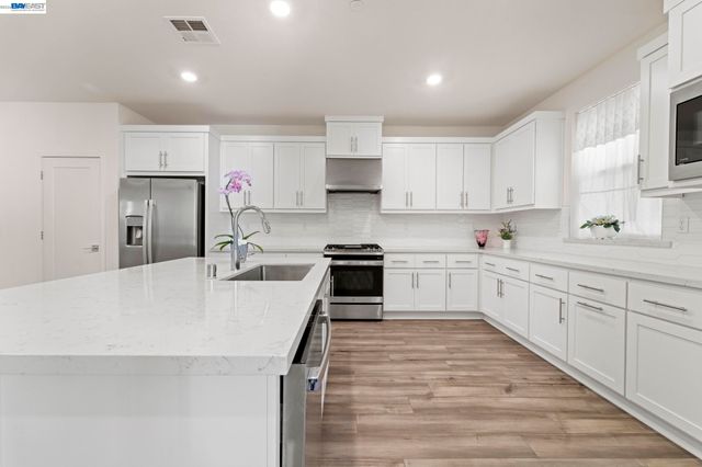 37221 Salt Pond Pl, Newark, CA 94560