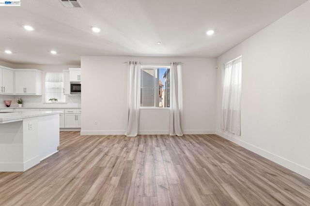 37221 Salt Pond Pl, Newark, CA 94560