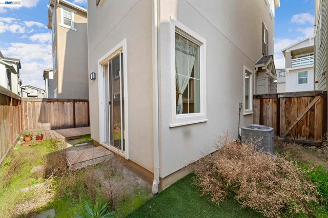 37221 Salt Pond Pl, Newark, CA 94560