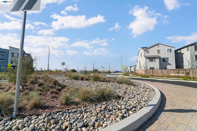 37221 Salt Pond Pl, Newark, CA 94560