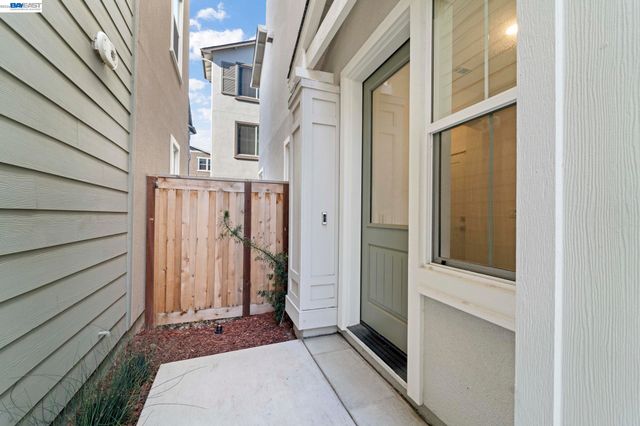 37221 Salt Pond Pl, Newark, CA 94560