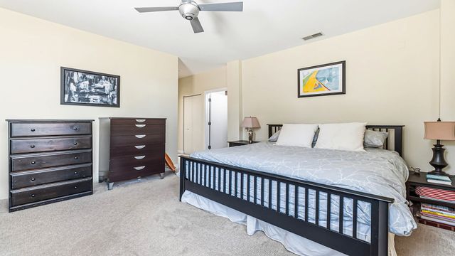 560 W FULTON Street 602, Chicago, IL 60661