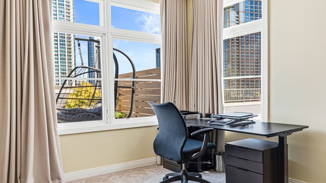 560 W FULTON Street 602, Chicago, IL 60661