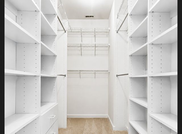 560 W FULTON Street 602, Chicago, IL 60661