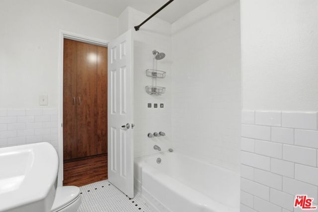 7154 Lexington Avenue, West Hollywood, CA 90046