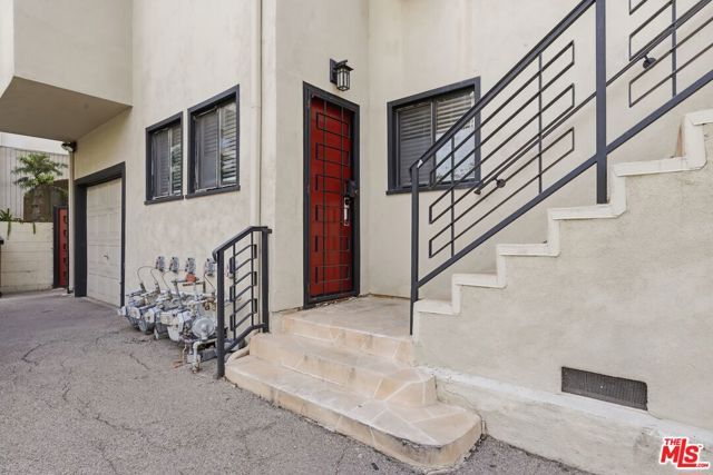 7154 Lexington Avenue, West Hollywood, CA 90046