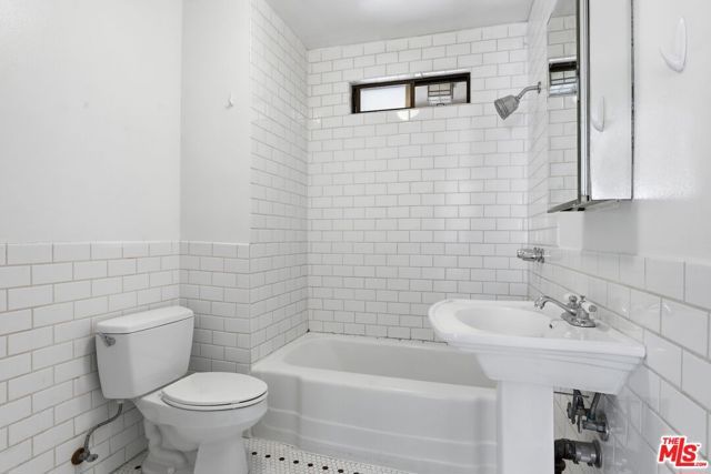 7154 Lexington Avenue, West Hollywood, CA 90046