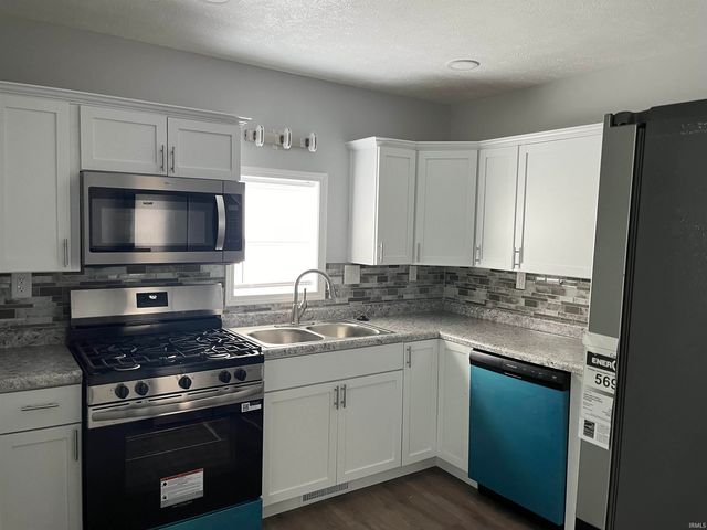 1738 E Bowman Street, South Bend, IN 46613