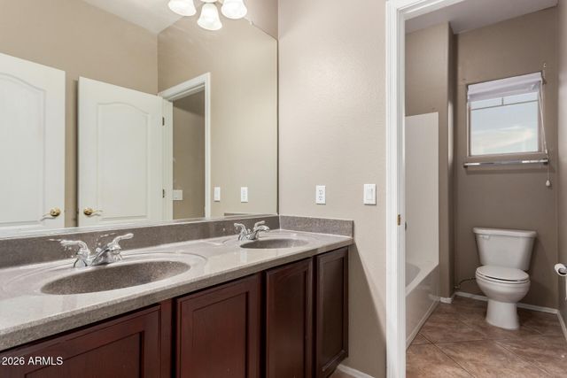 866 E La Costa Place, Chandler, AZ 85249