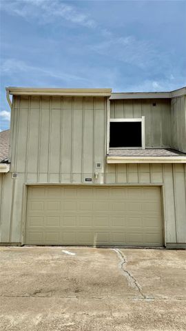 12922 Wirevine Lane, Houston, TX 77072