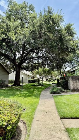 12922 Wirevine Lane, Houston, TX 77072