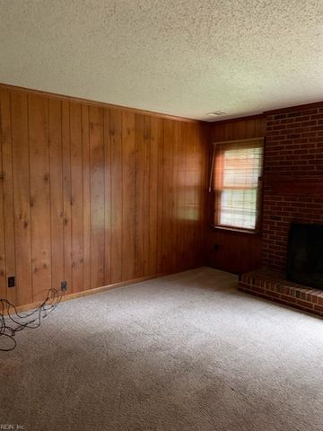 1577 Dylan DR, Virginia Beach, VA 23464