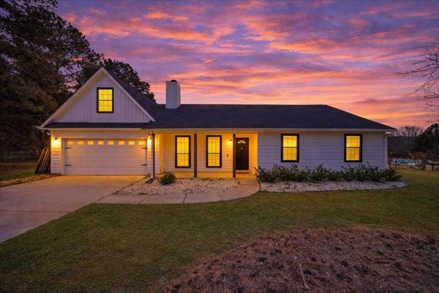 6460 Dove Drive, Loganville, GA 30052