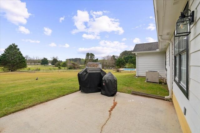 6460 Dove Drive, Loganville, GA 30052