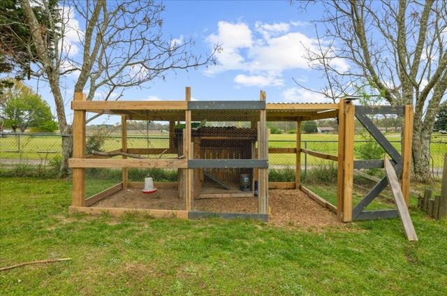 6460 Dove Drive, Loganville, GA 30052