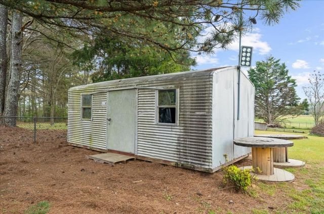 6460 Dove Drive, Loganville, GA 30052