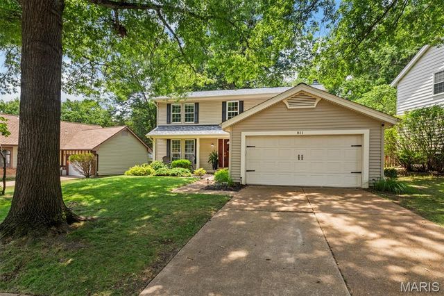 811 Weatherwood, Manchester, MO 63021