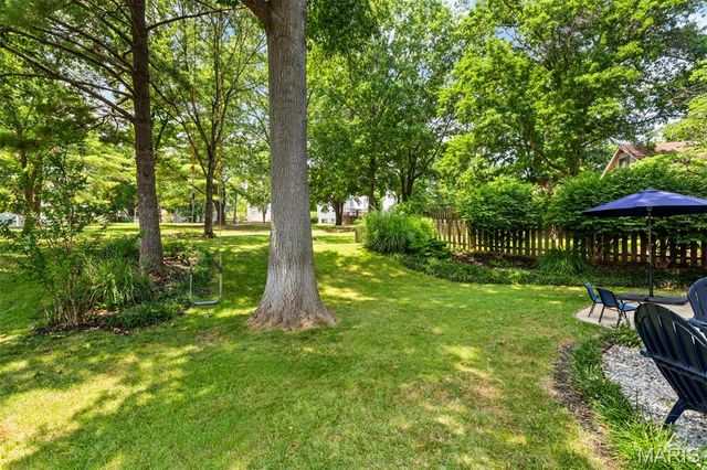 811 Weatherwood, Manchester, MO 63021