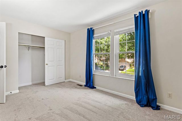 811 Weatherwood, Manchester, MO 63021