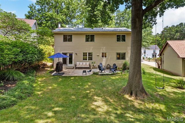 811 Weatherwood, Manchester, MO 63021