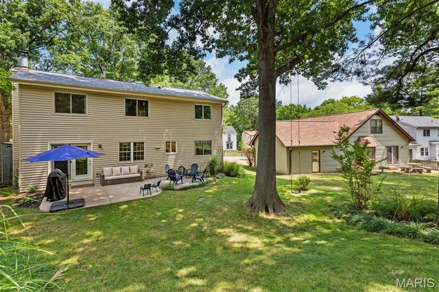 811 Weatherwood, Manchester, MO 63021