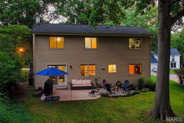 811 Weatherwood, Manchester, MO 63021