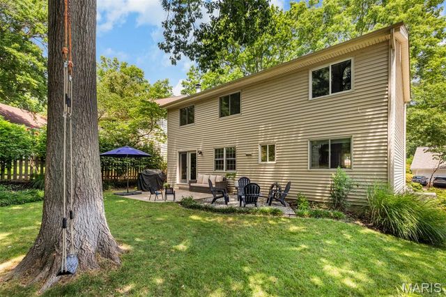811 Weatherwood, Manchester, MO 63021