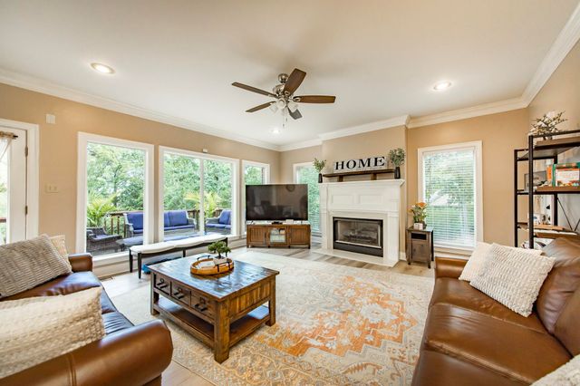 2 Richland Hills Dr, Conway, AR 72034