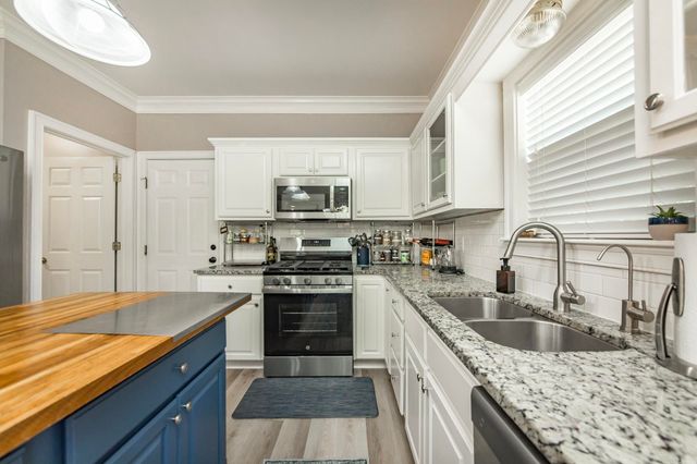 2 Richland Hills Dr, Conway, AR 72034