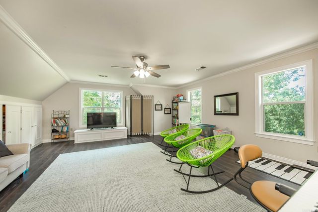2 Richland Hills Dr, Conway, AR 72034