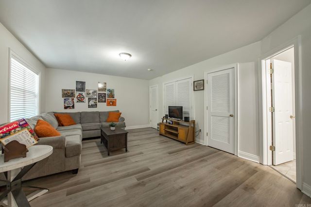 2 Richland Hills Dr, Conway, AR 72034