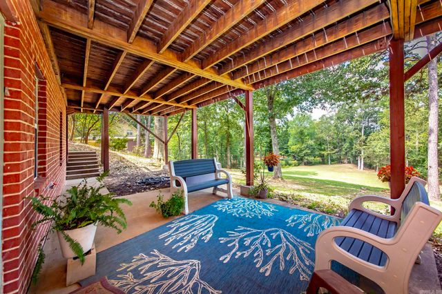 2 Richland Hills Dr, Conway, AR 72034
