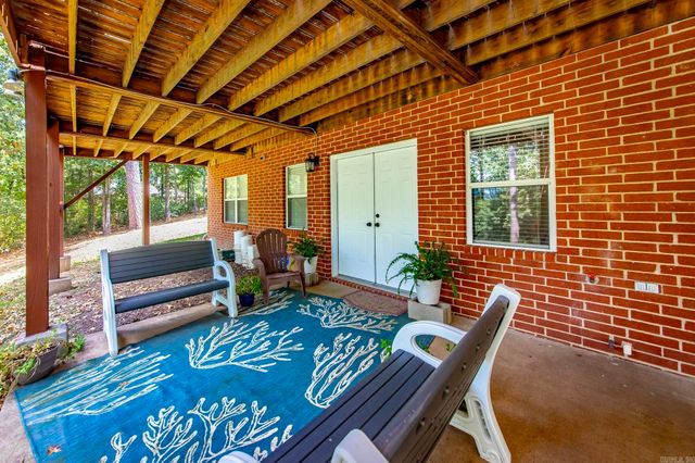 2 Richland Hills Dr, Conway, AR 72034