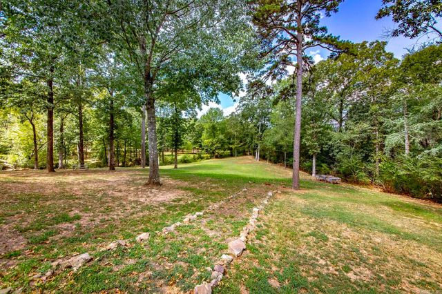 2 Richland Hills Dr, Conway, AR 72034