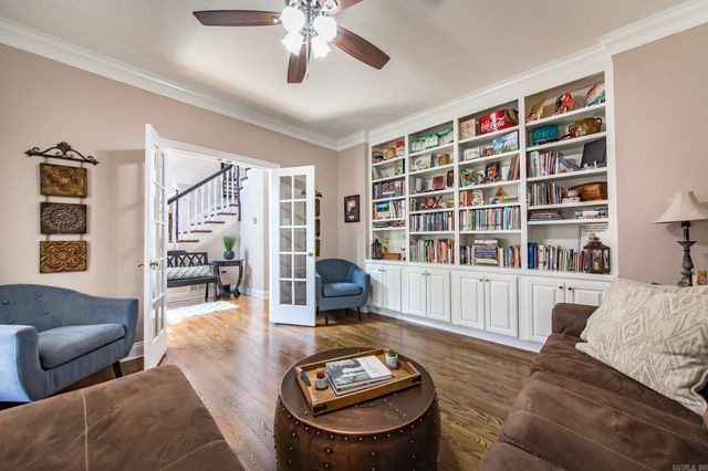 2 Richland Hills Dr, Conway, AR 72034
