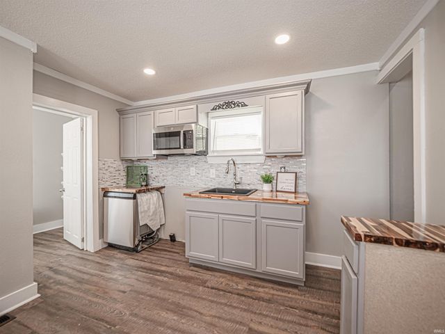 2206 W Virginia Street, Evansville, IN 47712