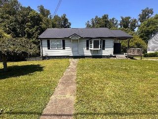 5966 East Pea Ridge Road, Huntington, WV 25705