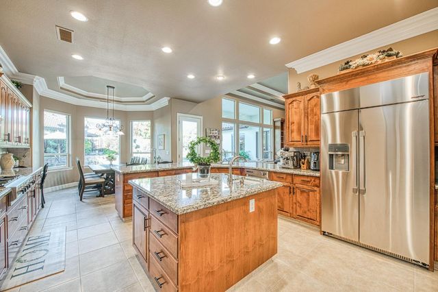 2222 E Hogan Avenue, Fresno, CA 93730