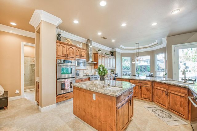 2222 E Hogan Avenue, Fresno, CA 93730