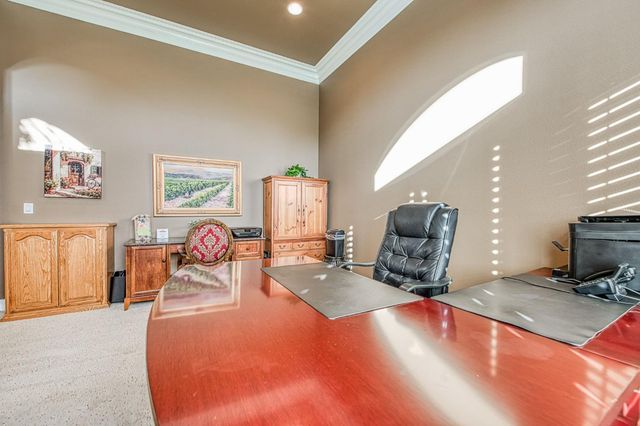 2222 E Hogan Avenue, Fresno, CA 93730