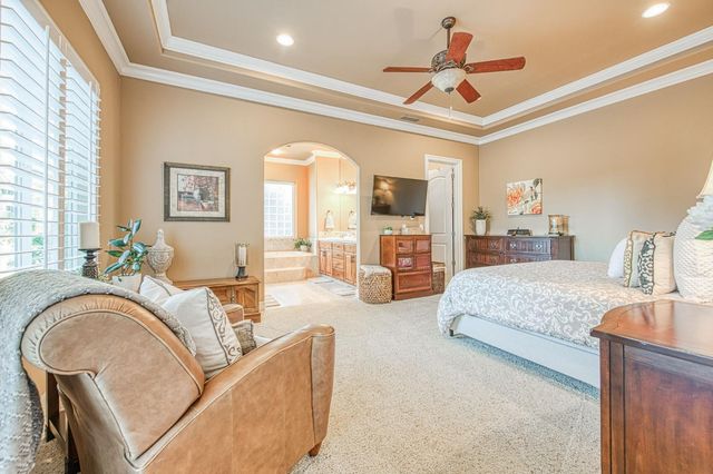 2222 E Hogan Avenue, Fresno, CA 93730